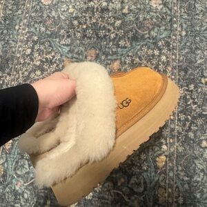 UGG Women's chestnut disquette Slippers